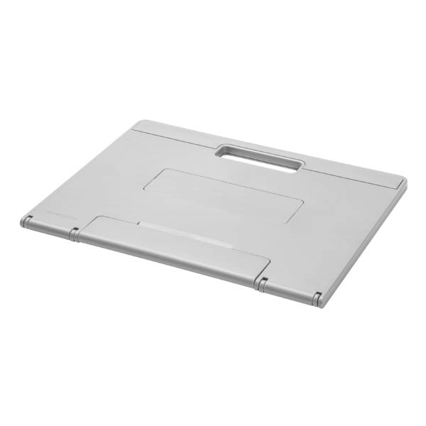 Plochý, šedý stojan na notebook s integrovanou rukojetí, složený a připravený k přenášení. Ideální pro mobilní použití.