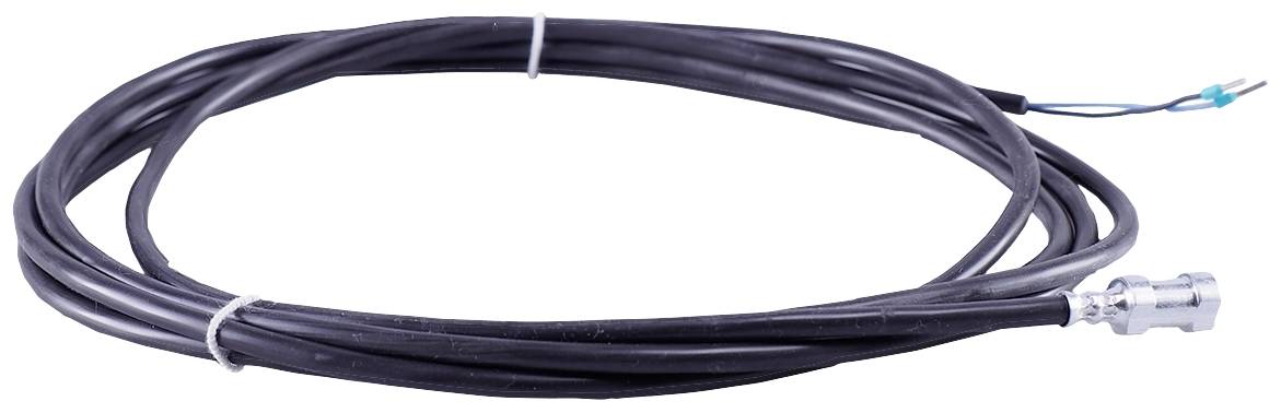 Dlouhý černý kabel se zástrčkami na obou koncích, svinutý a upevněný dvěma stahovacími pásky.