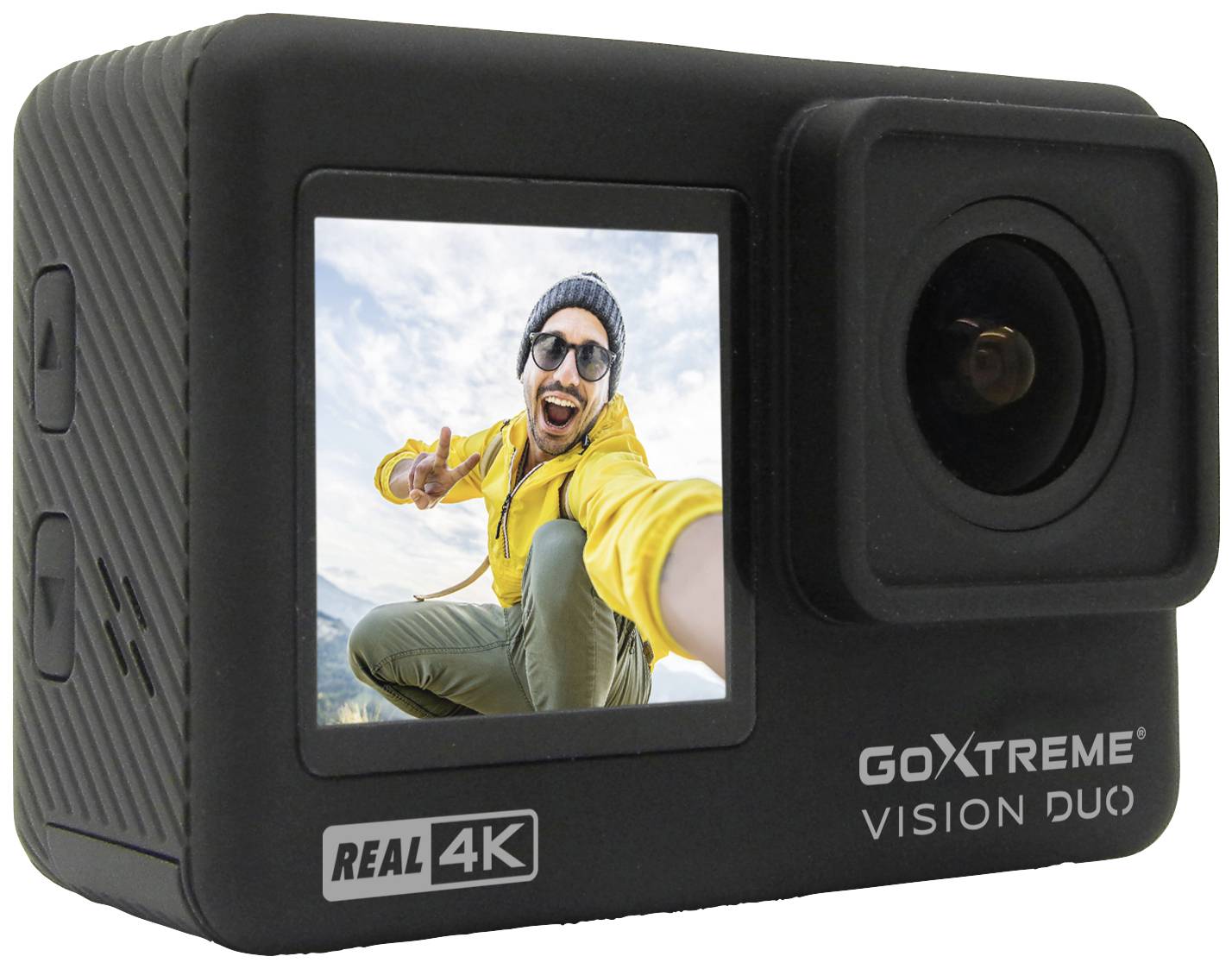 Černá akční kamera s displejem zobrazuje usměvavého muže v žlutém mikinu, který si pořizuje selfie. Nápis: 'REAL 4K, GoXtreme Vision Duo'.