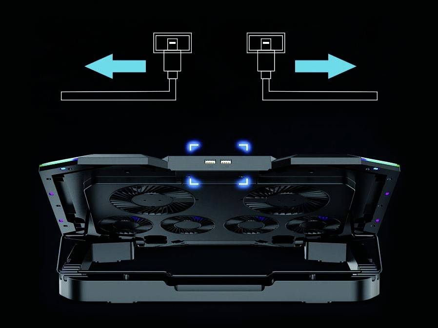 Laptop stojí na chladicí podložce s několika ventilátory. Šipky a symboly nahoře ukazují, jak se připojuje.