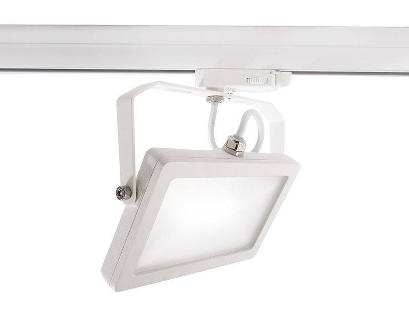 Bílý obdélníkový LED reflektor je namontován na kolejnici.