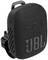 Černý, přenosný Bluetooth reproduktor JBL se strukturovaným pouzdrem, velkými tlačítky pro hlasitost, přehrávání/pauzu a karabinkou pro zavěšení.