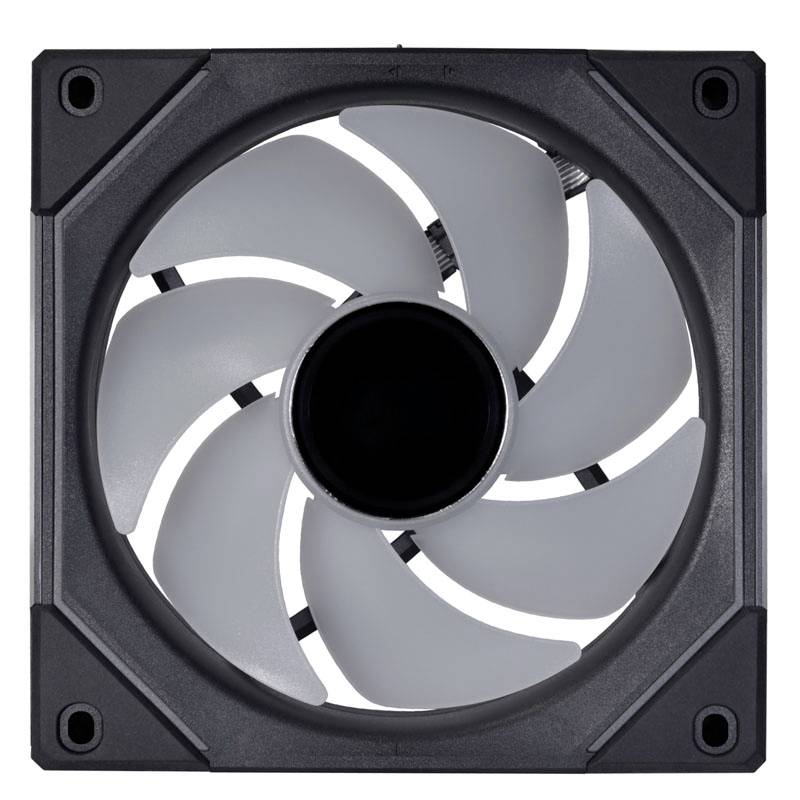 Černý počítačový ventilátor s devíti šedými lopatkami, pravidelně rozmístěnými a zasazenými do čtvercového rámu.