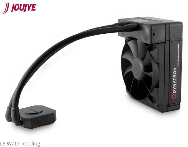 'JOUJYE - L5 Vodní chlazení od Dynatronu'; Obrázek zobrazuje vodní chladicí systém s ventilátorem a hadicí, používaný pro chlazení počítačů.