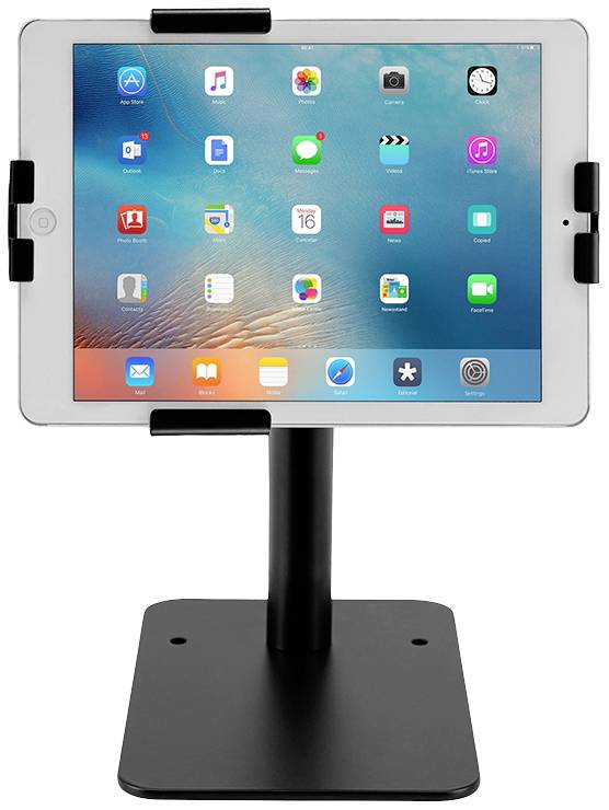 Tablet v černém držáku zobrazující aplikace na obrazovce.