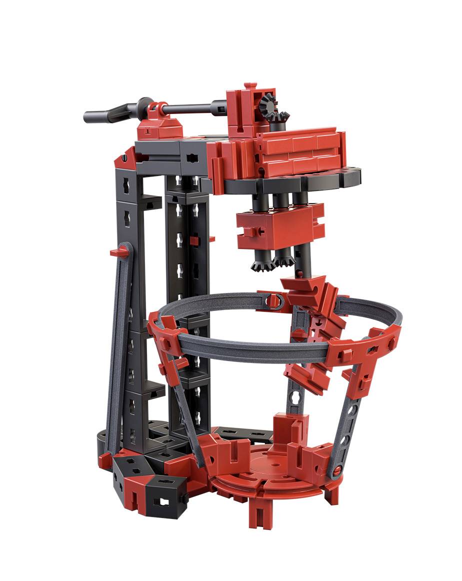 Červený a černý mechanický model robotické paže s ozubenými koly a pákami, který drží plastový rám.