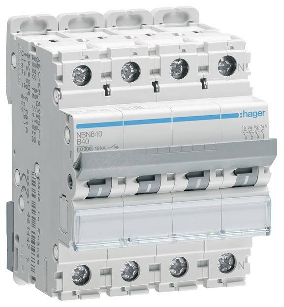 Čtyřpólový výkonový jistič od společnosti Hager, model NBN640 B40, označený modrou linkou, vhodný pro 40 A, 400 V.