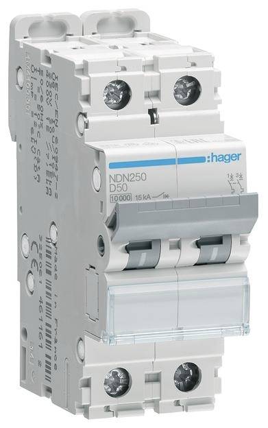 Šedý dvoupólový jistič Siemens z profilu. Model 'NDN250 D50', jmenovitý proud 50A, 10000kA.