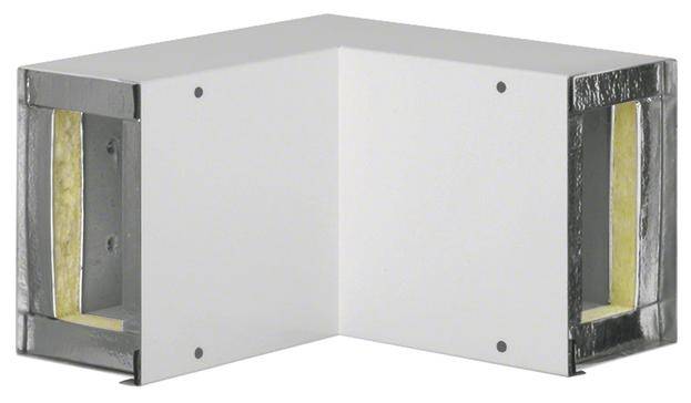 Bílý úhlový spoj ventilačního kanálu s kovovým rámem a izolací, určený pro instalaci do ventilačních systémů.