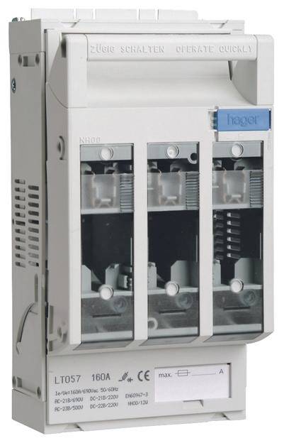 Výkonový spínač Hager LT057 160A ukazuje třípólový odpínač, který je určen k rychlému odpojení elektrických obvodů.