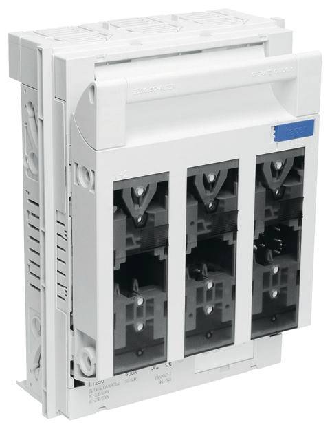 Elektrický výkonový spínač se třemi spínači v bílém pouzdře, vhodný pro ovládání elektrických obvodů.