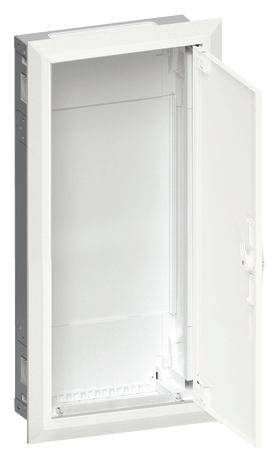 Otevřená bílá rozvodná skříň na stěně, vhodná pro elektrické instalace a organizaci kabelů.