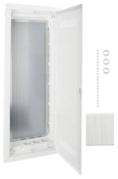 Bílá otevřená kovová skříň s perforovaným zadním panelem a přiloženým montážním materiálem, vhodná pro technické instalace.