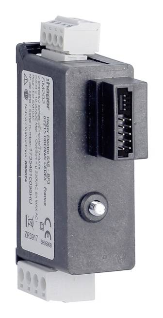 Elektrický modul s několika svorkami a štítkem s technickými údaji.