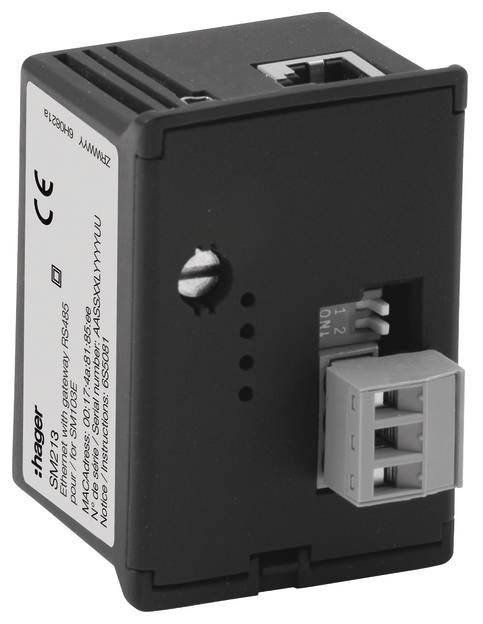 Obdélníkový černošedý elektrický zásuvný modul s technickými specifikacemi a přípojkami na přední straně.