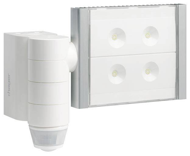 Elektrický pohybový senzor a LED svítidlo, obojí v bílé barvě. Pohybový senzor má válcovitý snímač. Svítidlo má dvě řady se vždy dvěma světelnými body.