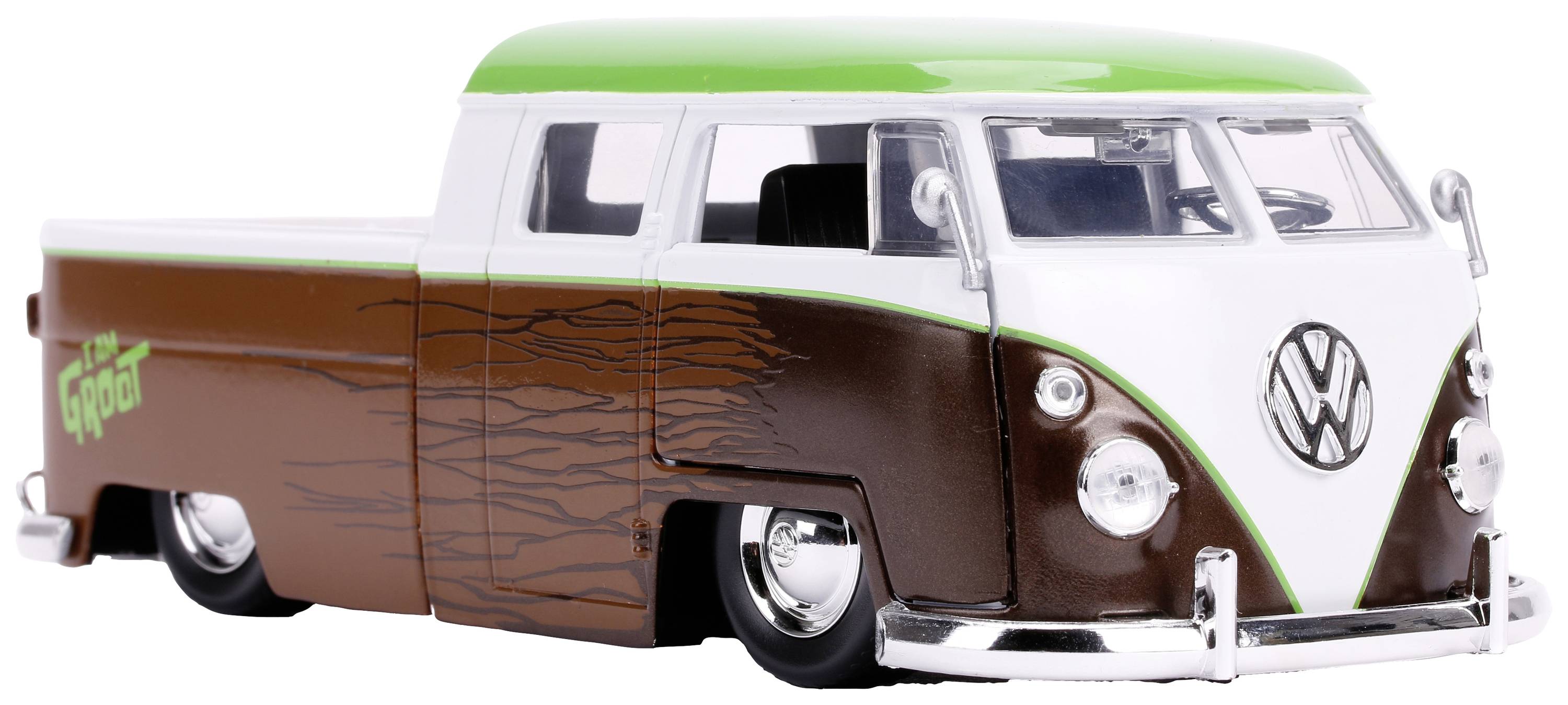 Miniaturní VW-bus pomalovaný pestrobarevným lakem s zelenohnědými plamennými vzory po bocích.