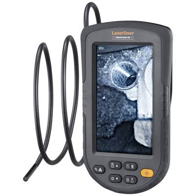 Přenosný endoskop zobrazuje detailní snímek kovového předmětu na obrazovce. Kabel je stočený a pružný.