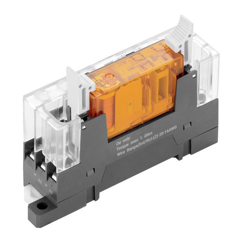 Elektrické relé s průhledným plastovým pouzdrem odhalujícím vnitřní komponenty. Pouzdro obsahuje oranžové detaily.