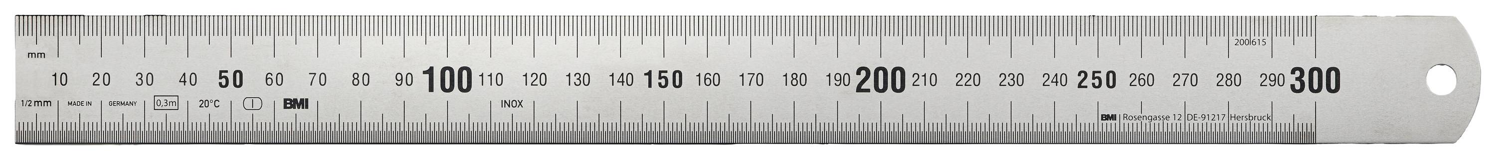Stříbrné pravítko s vyznačením centimetrů a milimetrů od 0 do 300, s jasným označením každého centimetru.