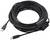 Dlouhý, smotaný černý USB kabel se dvěma různými typy konektorů na koncích na bílém pozadí.
