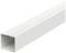 Bílý plastový kabelový kanál čtvercového tvaru, vhodný pro přehledné vedení kabelů po stěnách.