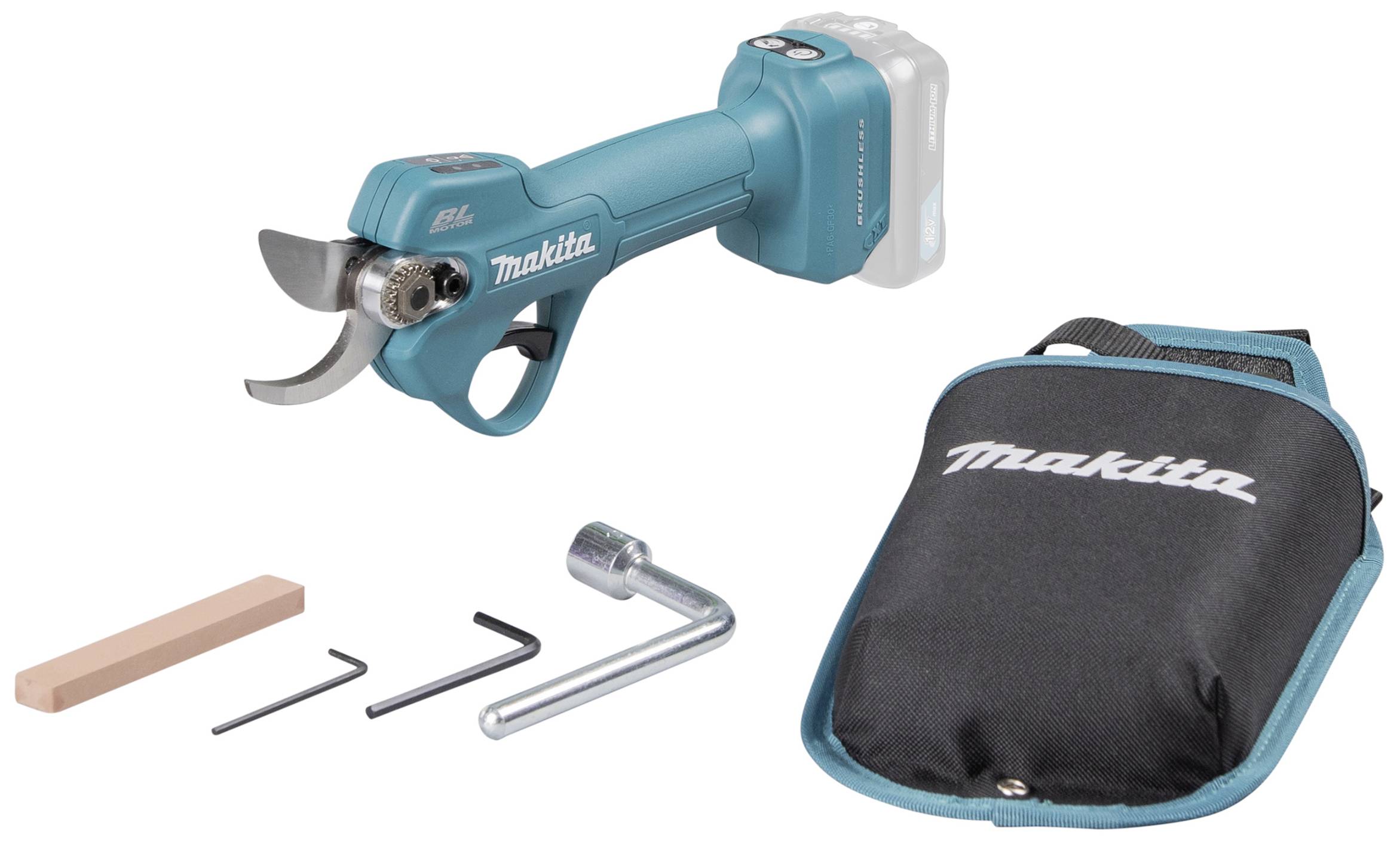 Elektrická zahradní nůžky s příslušenstvím: náhradní čepel, stranový klíč, dva imbusové klíče a černá úložná taška od značky Makita.