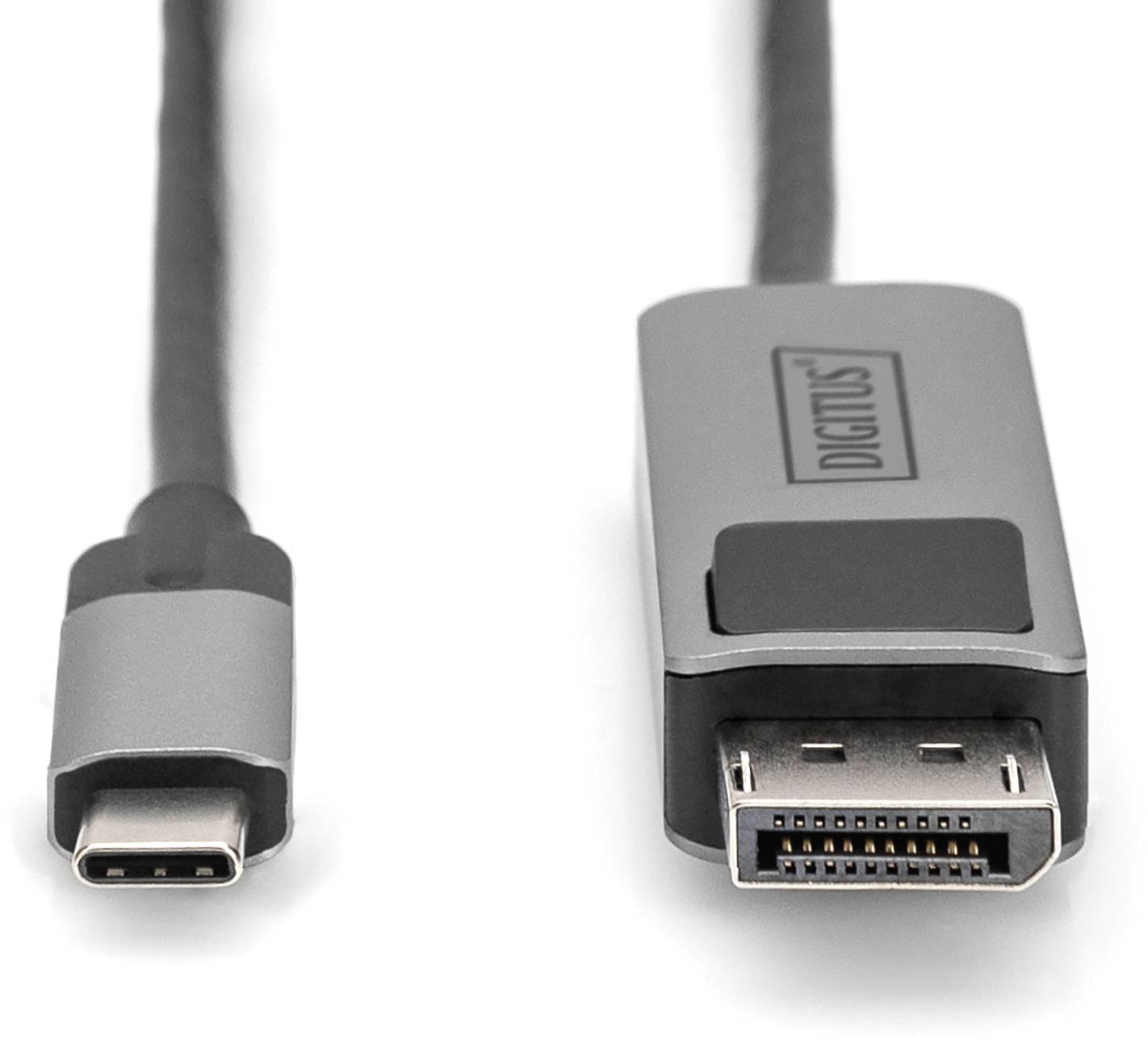 K vidění je adaptérový kabel DisplayPort s konektorem USB-C na levé straně a konektorem DisplayPort na straně pravé.