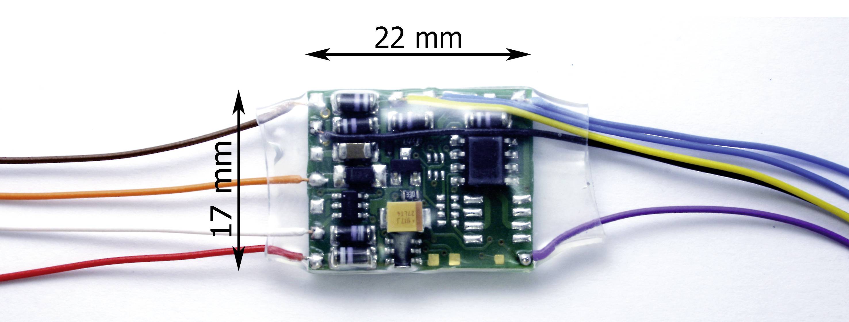 Elektronický obvod s kabelovými spoji, přibližně 22 mm široký a 17 mm vysoký. Obdélníková deska plošných spojů s různými komponenty.