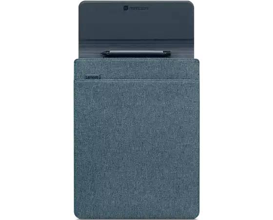 Světle modrý kryt na tablet Lenovo s držákem na pero nahoře, vhodný pro ochranu a uchovávání tabletu a stylusu.