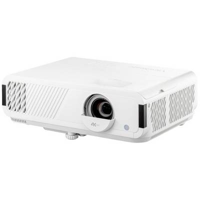 Bílý projektor s rozlišením 4K, s viditelnými bočními větracími otvory a centrálním pouzdrem čočky.