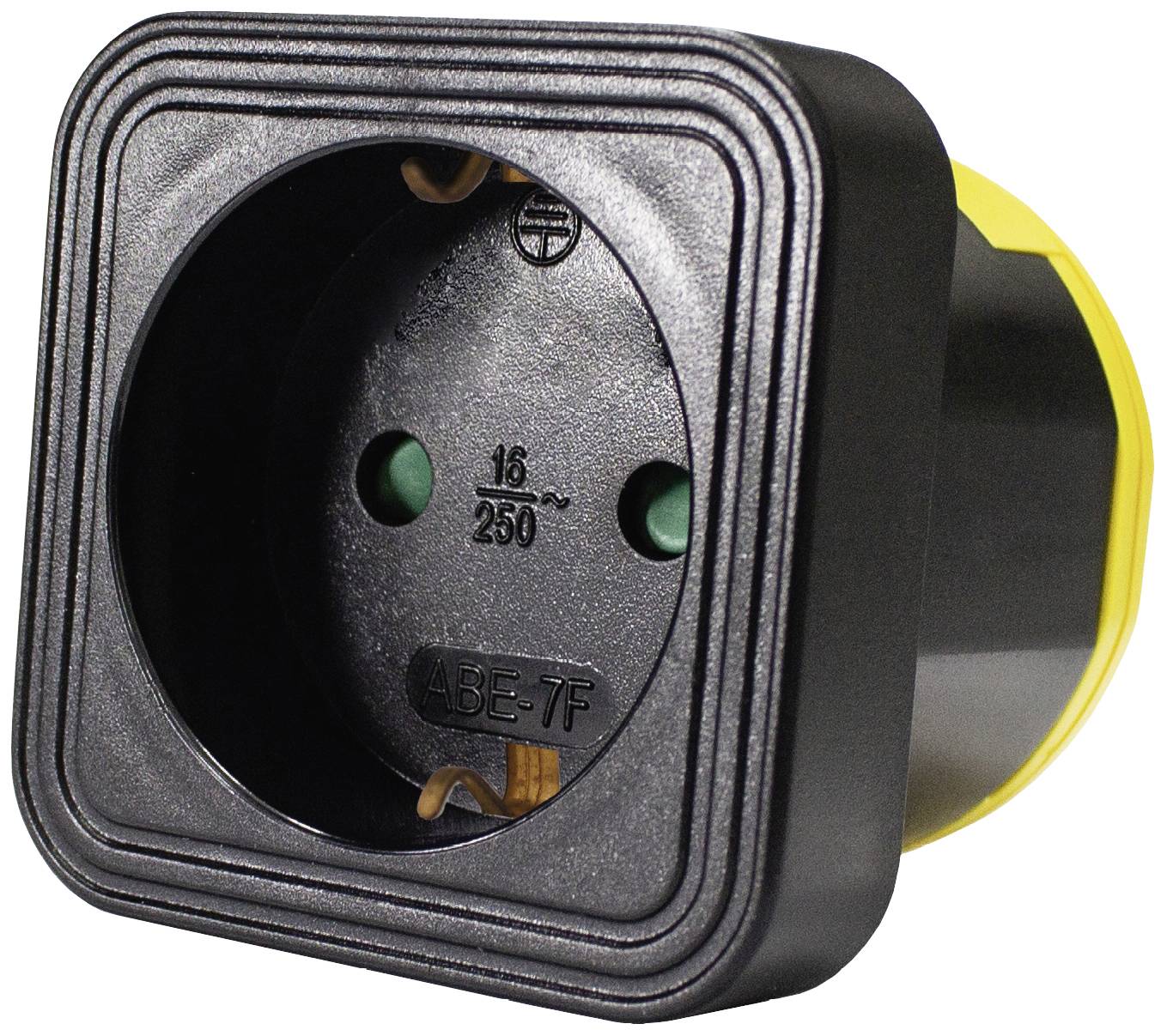 Černá zásuvka se žlutým rámečkem, určená pro elektrická zařízení, s nápisem '16A 250V', vhodná pro průmyslové použití.