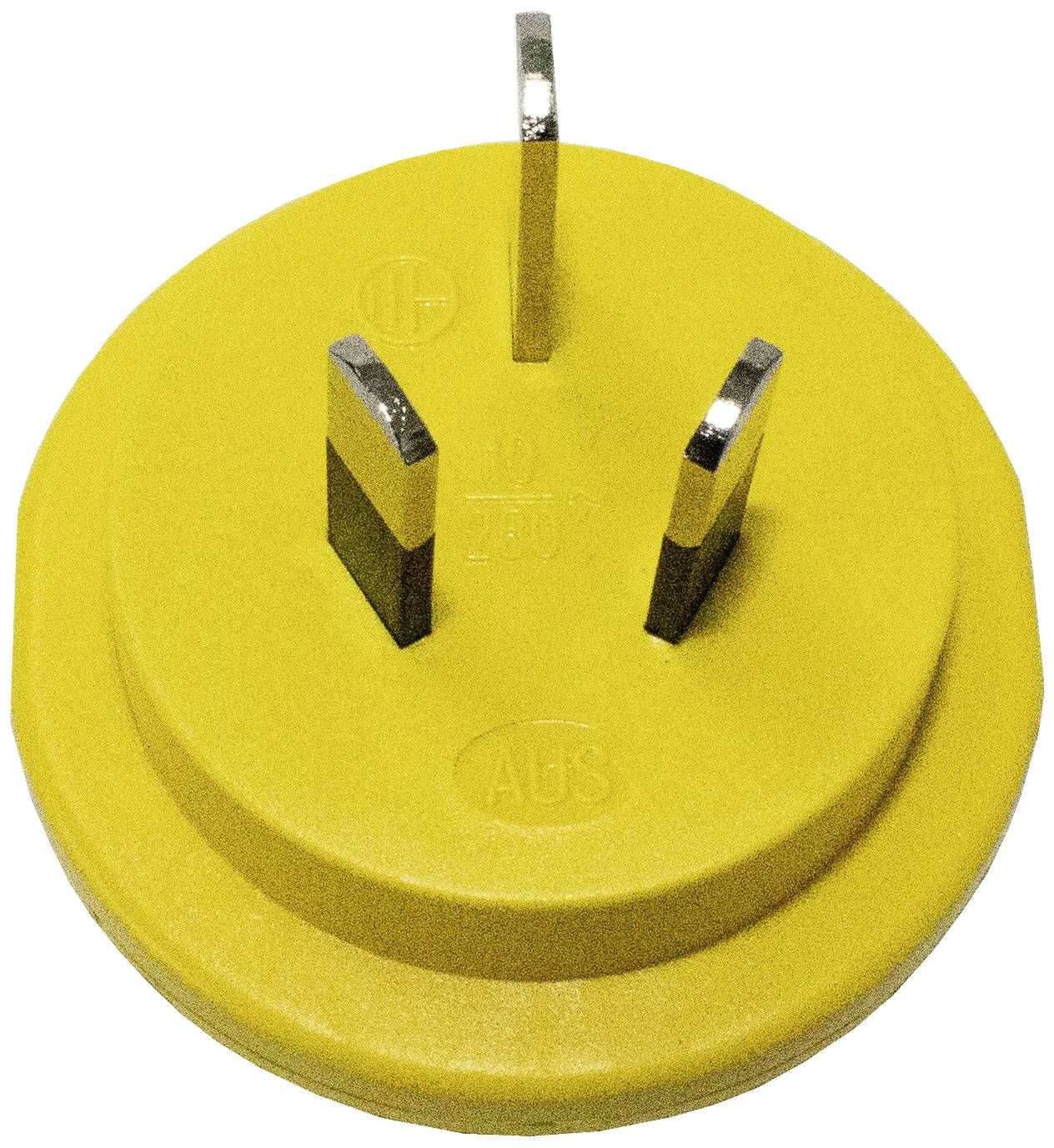 Žlutý adaptérový konektor, typický pro australské zásuvky, se třemi plochými kovovými kolíky, vhodný pro elektrické zásuvky.