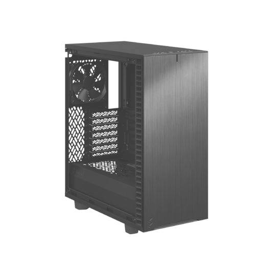Černá počítačová skříň s otevřeným bočním panelem, viditelným ventilátorem vzadu a několika rozšiřujícími sloty.