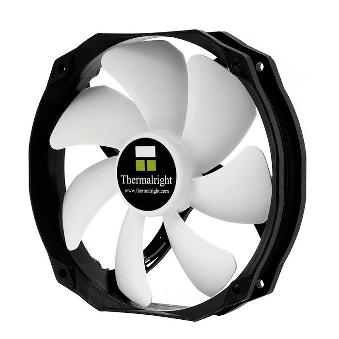 Černý skříňový ventilátor s sedmi bílými lopatkami rotoru, logo 'Thermalright' na náboji.