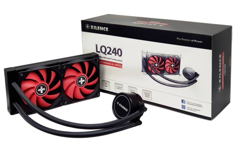 Systém vodního chlazení CPU, model Xilence LQ240, se dvěma červeno-černými ventilátory a pumpou, zobrazený vedle původního obalu produktu.