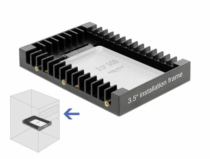 Je zobrazen 2,5palcový SSD disk v 3,5palcovém instalačním rámečku, přičemž šipka ukazuje pozici jeho instalace do skříně počítače.