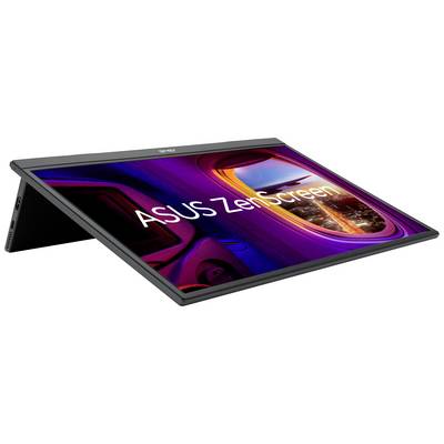 Přenosný monitor ASUS ZenScreen s obrázkem osvětleného výhledu na město skrz okno letadla.