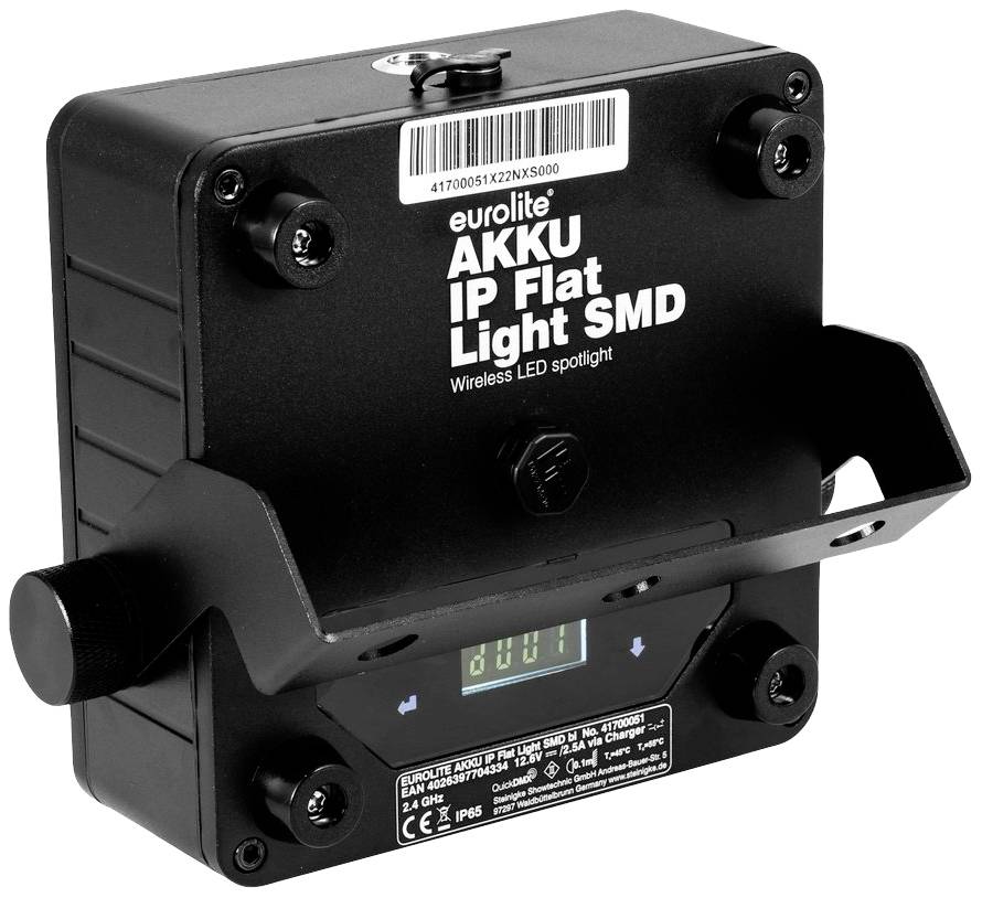 Zadní pohled na bezdrátový LED reflektor s textem 'eurolite AKKU IP Flat Light SMD'. Viditelný je čárový kód a konektory.