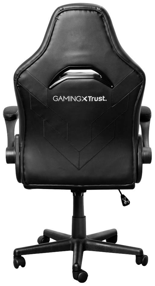 Černá herní židle s opěrkami rukou a kolečky, na zadní straně nápis "GAMING X Trust".