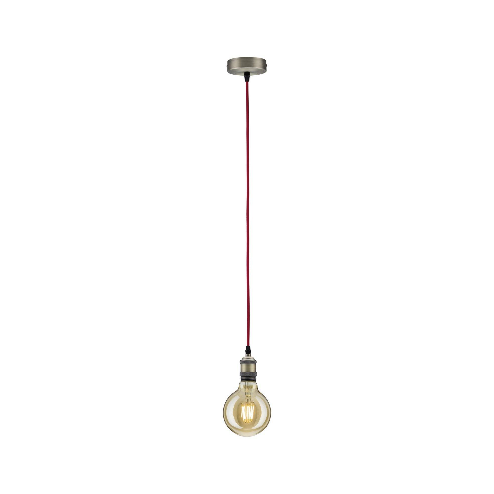 Závěsné svítidlo s žárovkou zavěšené na červeném kabelu. Vhodné pro minimalistické interiéry.