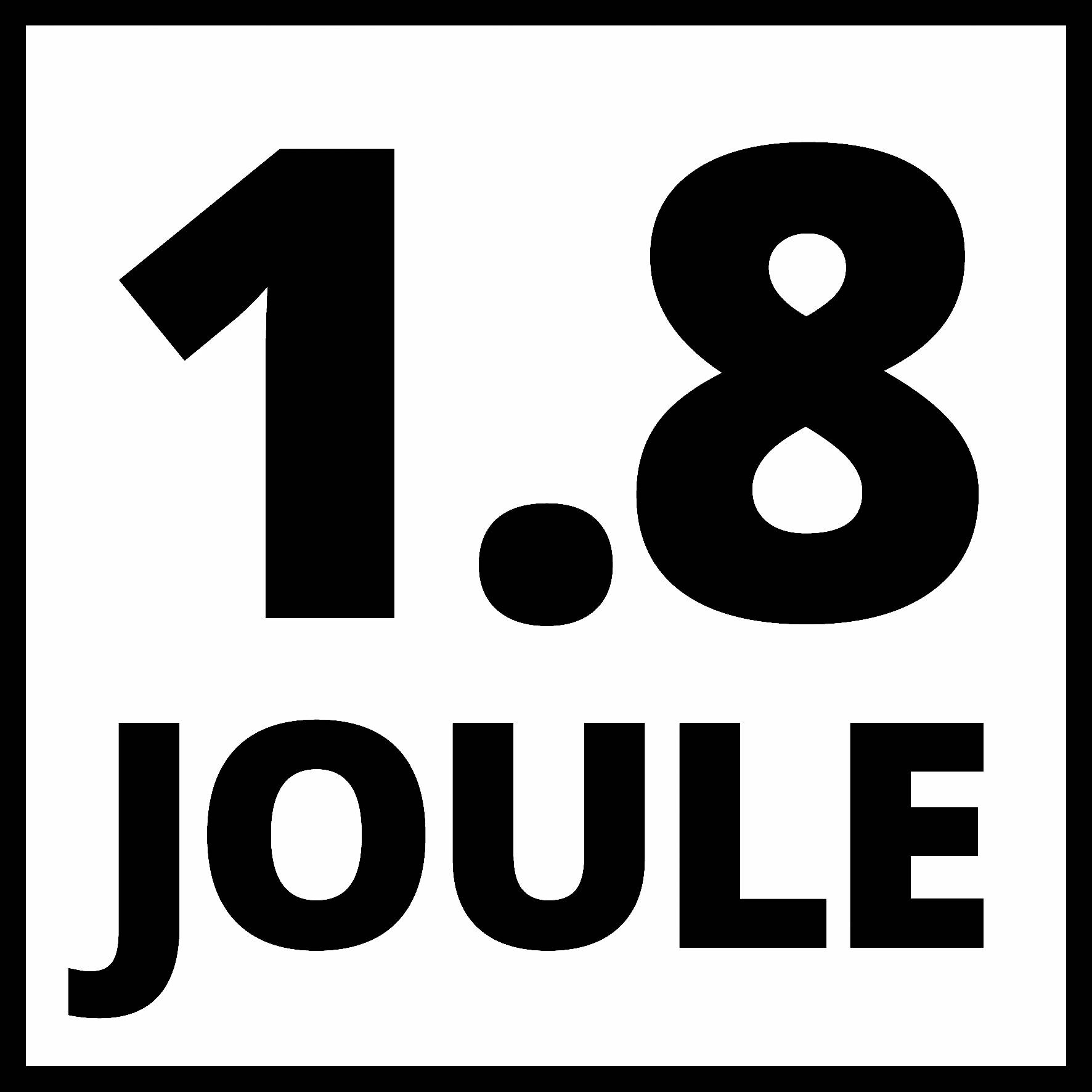 '1,8 JOULU' tučnými černými písmeny na bílém pozadí zobrazuje údaj o energii nebo síle.