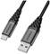 USB-A na USB-C kabel od OtterBoxu, ukazuje robustní opláštění a detaily konektorů.