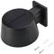 Černá solární nástěnná lampa s malým solárním panelem a příslušenstvím pro upevnění.