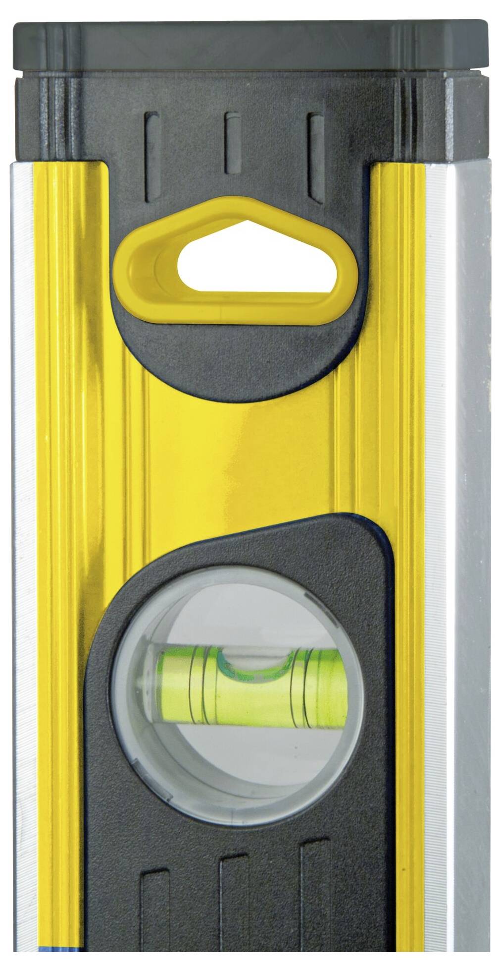 Detailní záběr vodováhy s žlutými a černými prvky. Horizontální libela ukazuje vyrovnání.