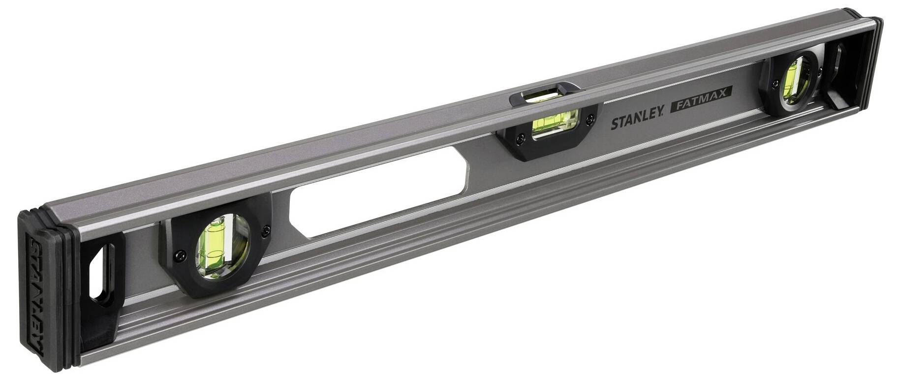 Stříbrná vodováha se třemi libelami ukazuje, zda je povrch vodorovný. Leží na bílém pozadí.