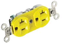 Žlutá elektrická zásuvka se dvěma vstupy, pevně připevněná na kovovém držáku.