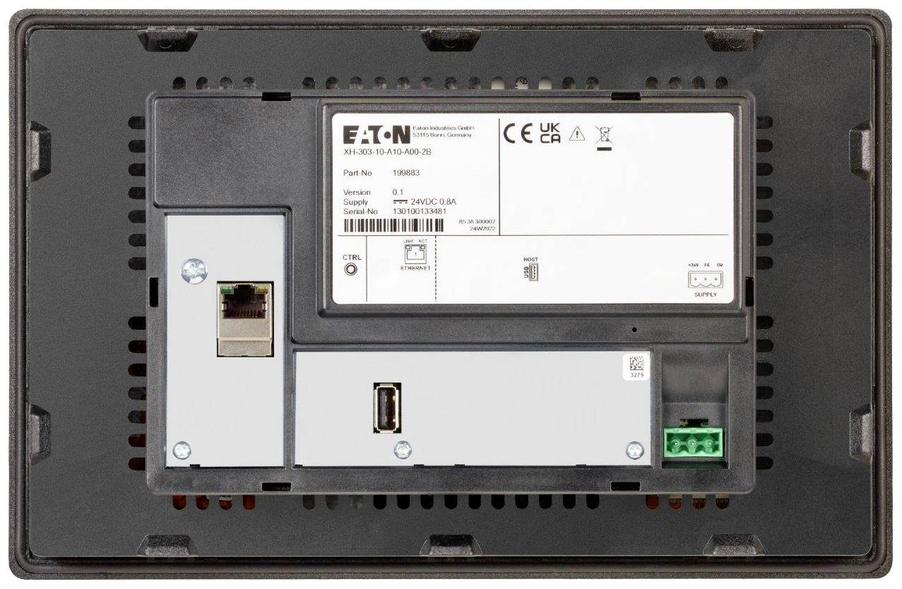 Zadní strana elektronického zařízení s přípojkami a štítky, včetně označení CE a UKCA, jakož i ethernetového a USB portu.