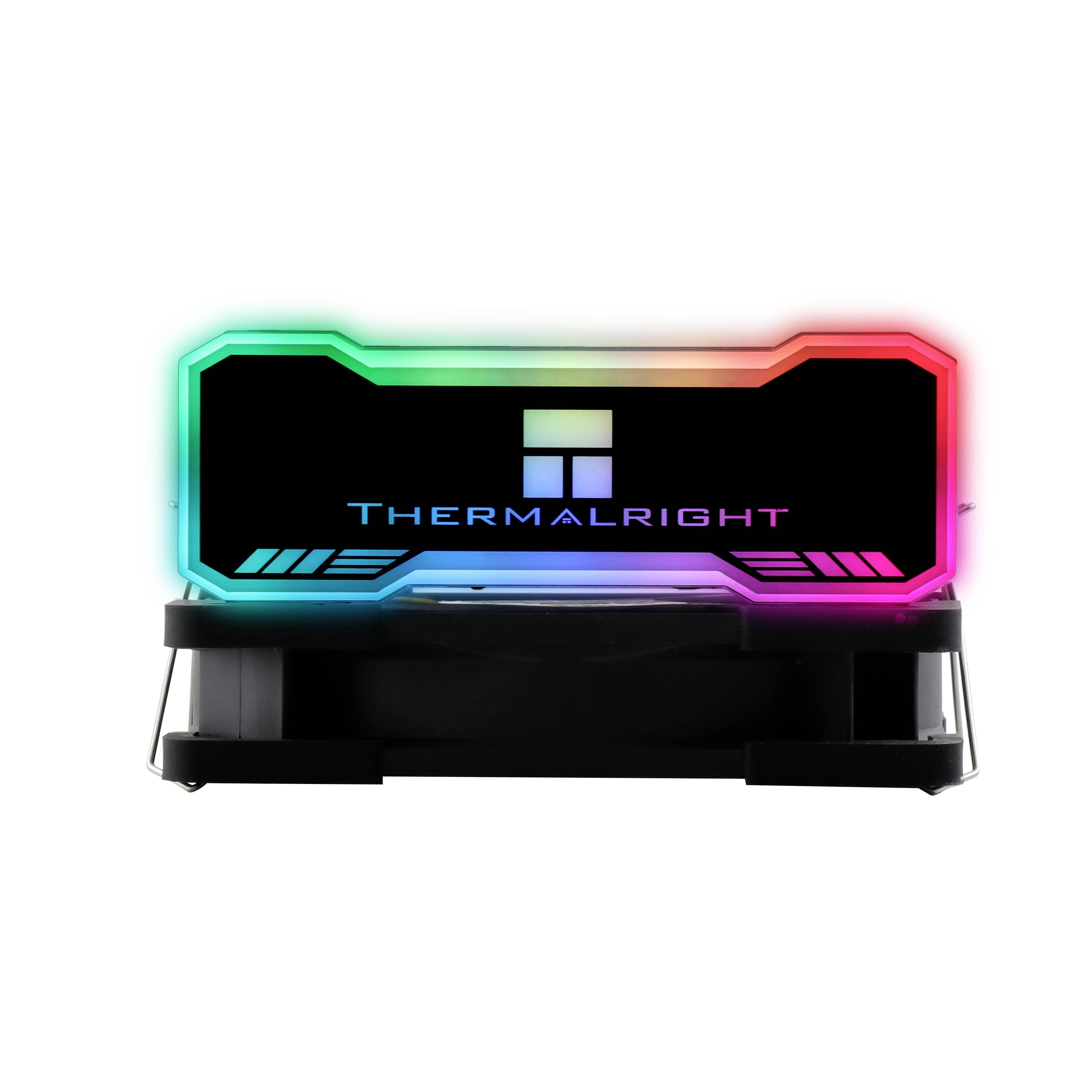 Chladič RAM od značky 'Thermalright' s barevným RGB osvětlením, který zobrazuje logo uprostřed.