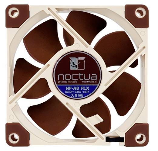 Ventilátor Noctua, model NF-A8 FLX, v hnědé a béžové barvě. Čtvercový tvar, určený pro chlazení počítače, s logem a technickými specifikacemi.